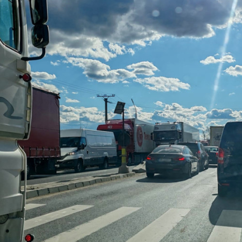 Haos în traficul de la ieșirea din Pitești: circulație dificilă spre București!