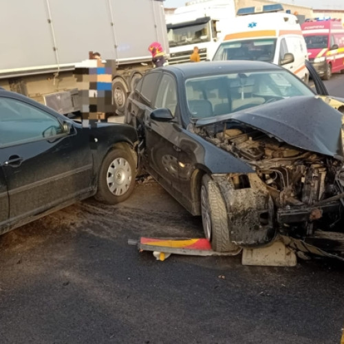 Accidente rutiere pe A1 cu două victime. Intervenție pompieri.