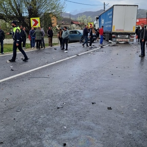 Accident grav pe Valea Oltului, trafic blocat!