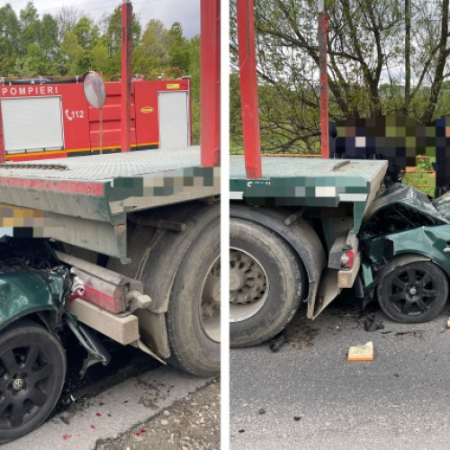 Accident grav la Valea Mare Pravăț: 4 victime pe DN 73 în urma coliziunii a unui autocamion și autoturism