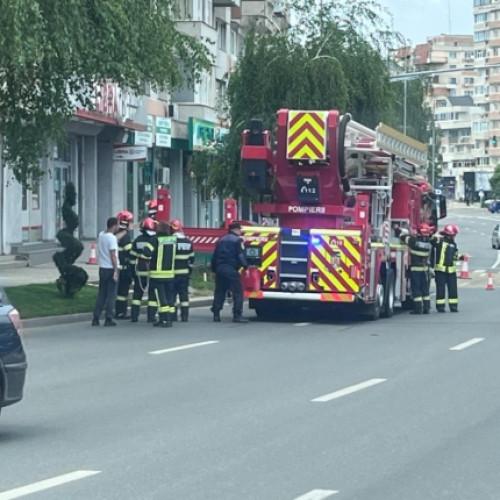 Alarmă la Pitești! Mobilizare rapidă a pompierilor în centrul orașului!