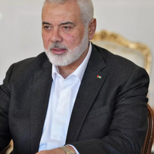 Hamas a acceptat propunerea de armistițiu în Gaza, informează BBC. Acordul a fost mediat de Qatar și Egipt, iar Netanyahu nu și-a exprimat încă poziția. Anunțul Hamas a fost urat de locuitorii din Rafah. Detalii despre armistițiu nu sunt încă cunoscute.