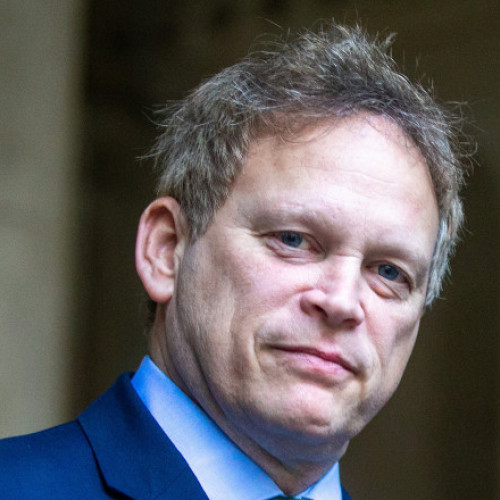 Intr-un titlu de stiri: Ministrul britanic al Apărării acuză noul ministru al Apărării din Rusia de "victime în masă" în timpul războiului din Ucraina