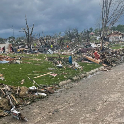 N-a mai rămas nimic în picioare într-un oraș din Iowa. O tornadă a devastat tot: case transformate în moloz și eoliene dărâmate (VIDEO)