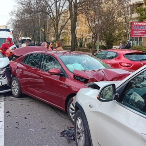 Acum! Trafic blocat în centrul Piteștiului din cauza unui accident rutier! Se pare că un șofer nu a acordat prioritate și a provocat o coliziune! Există victime?