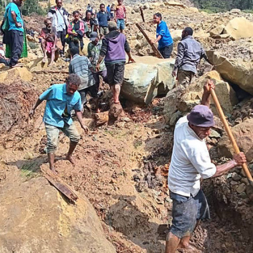 Tragedie în Papua Noua Guinee: Peste 2.000 de oameni îngropați de vii într-o alunecare de pământ masivă - Bilanțul victimelor crește și se ridică la 2.000 de persoane, iar șansele de salvare sunt mici