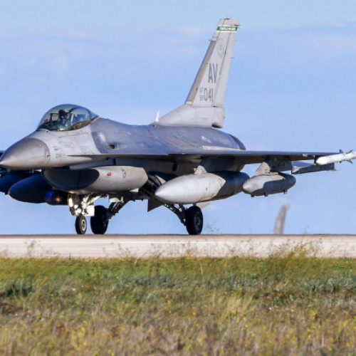 Danemarca permite Ucrainei să utilizeze avioane F-16 pentru a contracara atacurile Rusiei