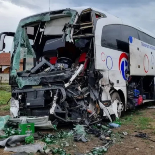 Accident grav: Peste 50 de persoane au avut nevoie de îngrijiri medicale