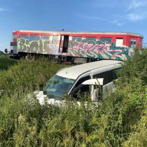 Trafic blocat în Merișani din cauza unui accident rutier